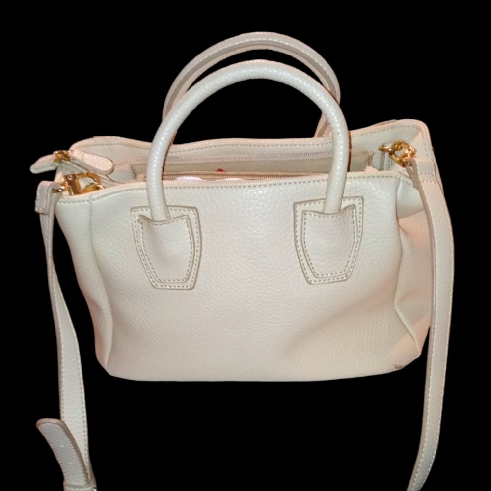 Jaclyn Smith cream color handbag